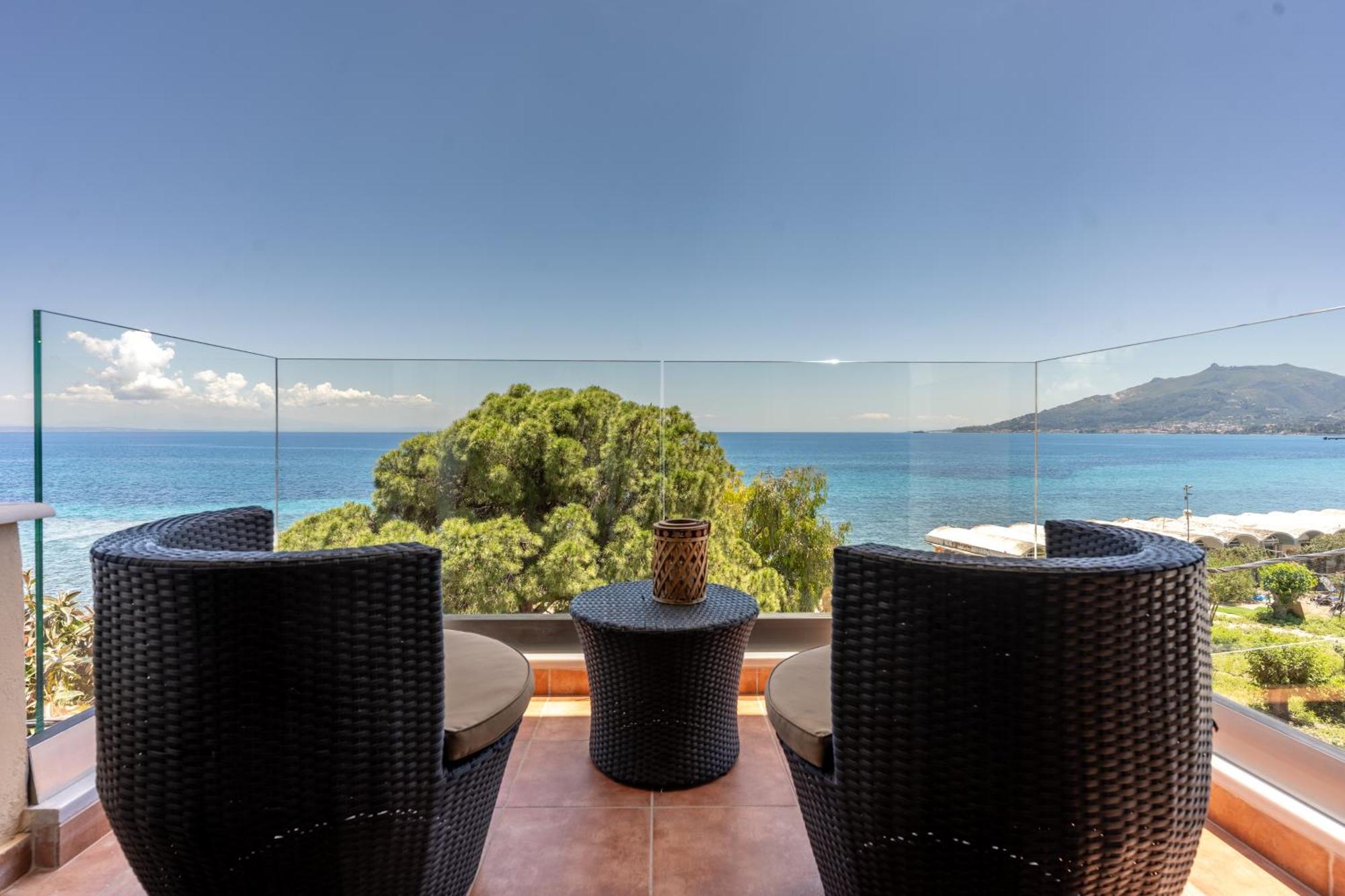 Seafront Spirit Apartments Zakynthos stad Exteriör bild