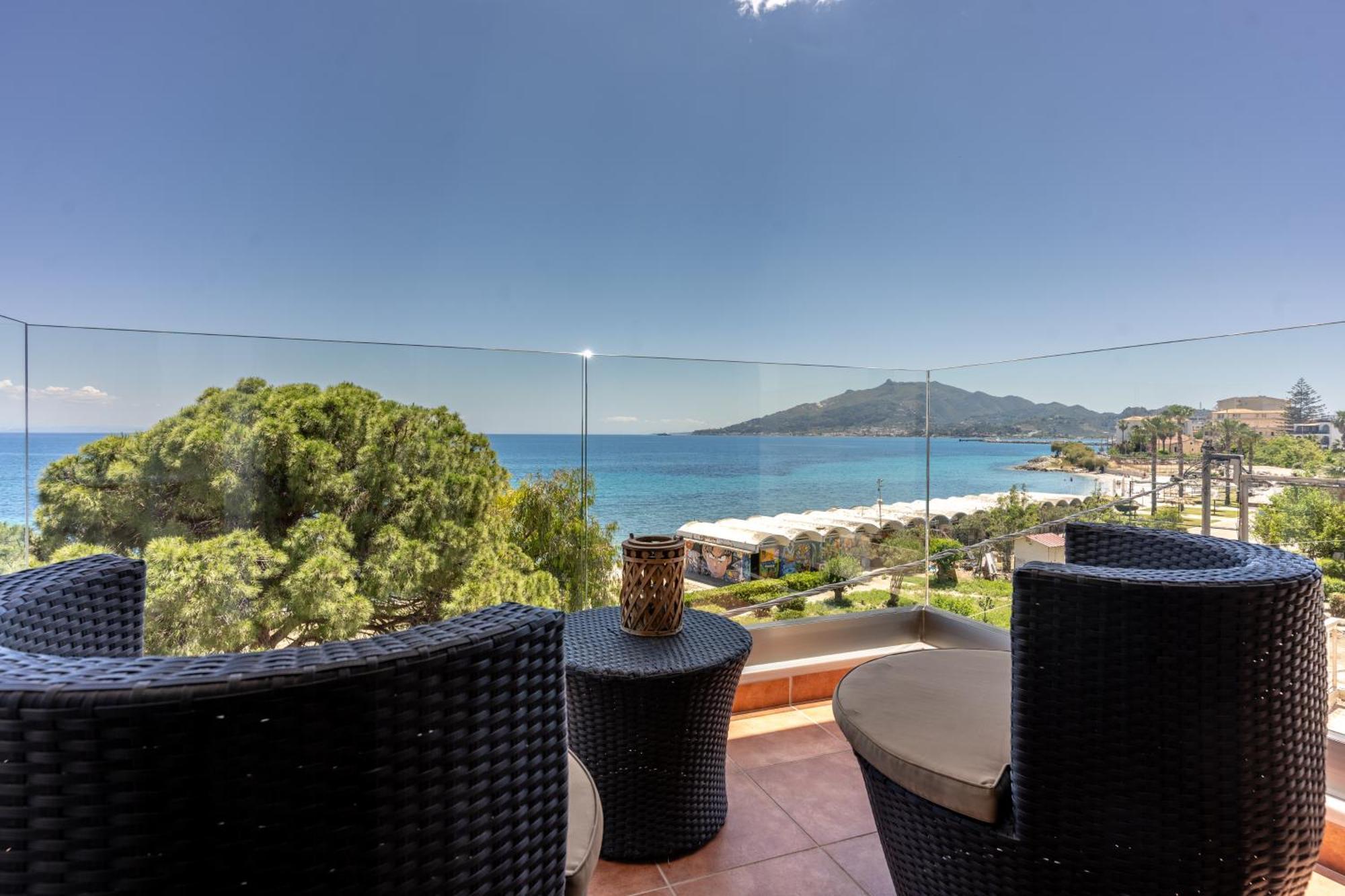 Seafront Spirit Apartments Zakynthos stad Exteriör bild