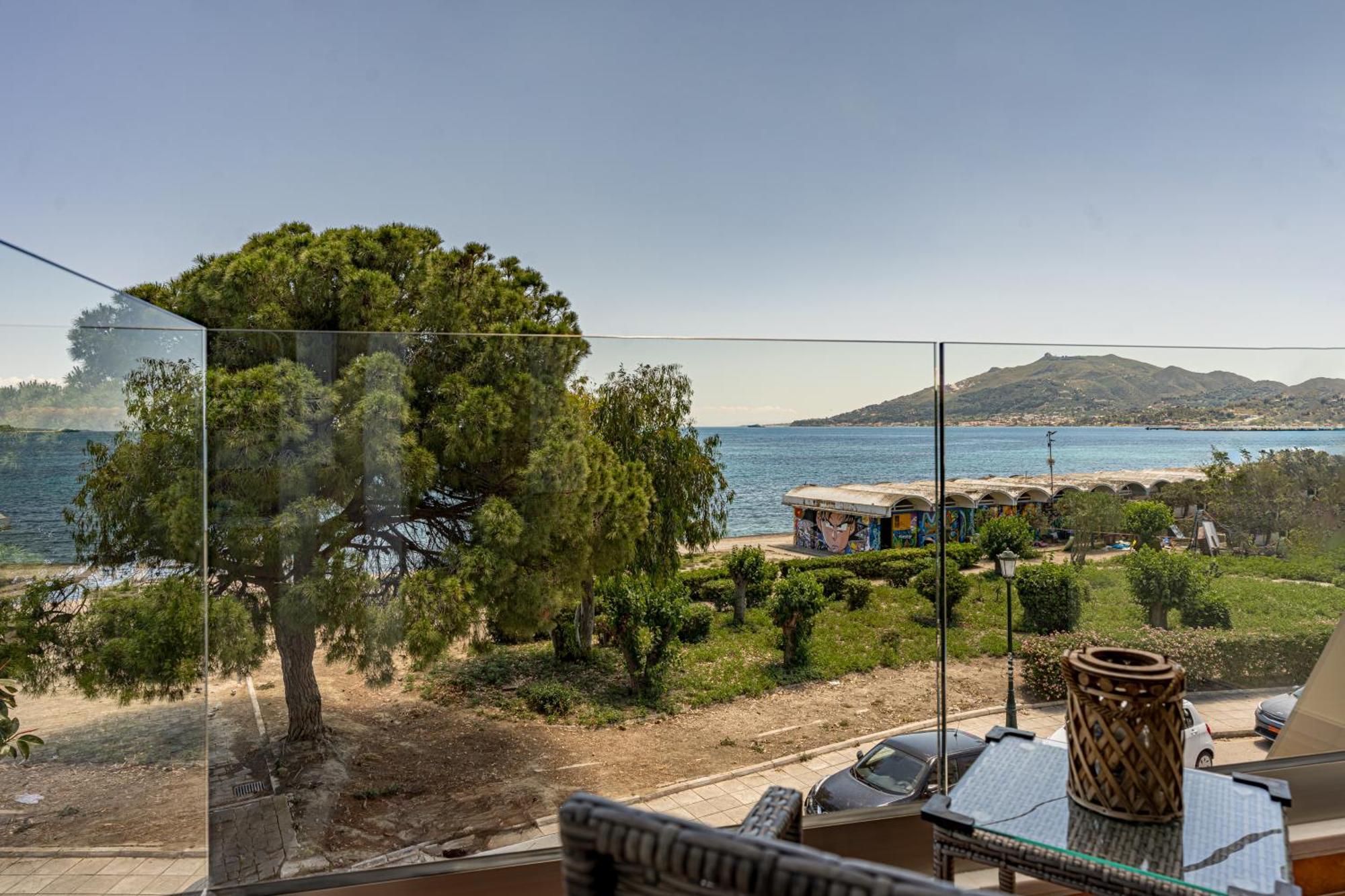 Seafront Spirit Apartments Zakynthos stad Exteriör bild